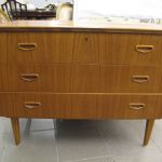 656 1567 CHEST OF DRAWERS